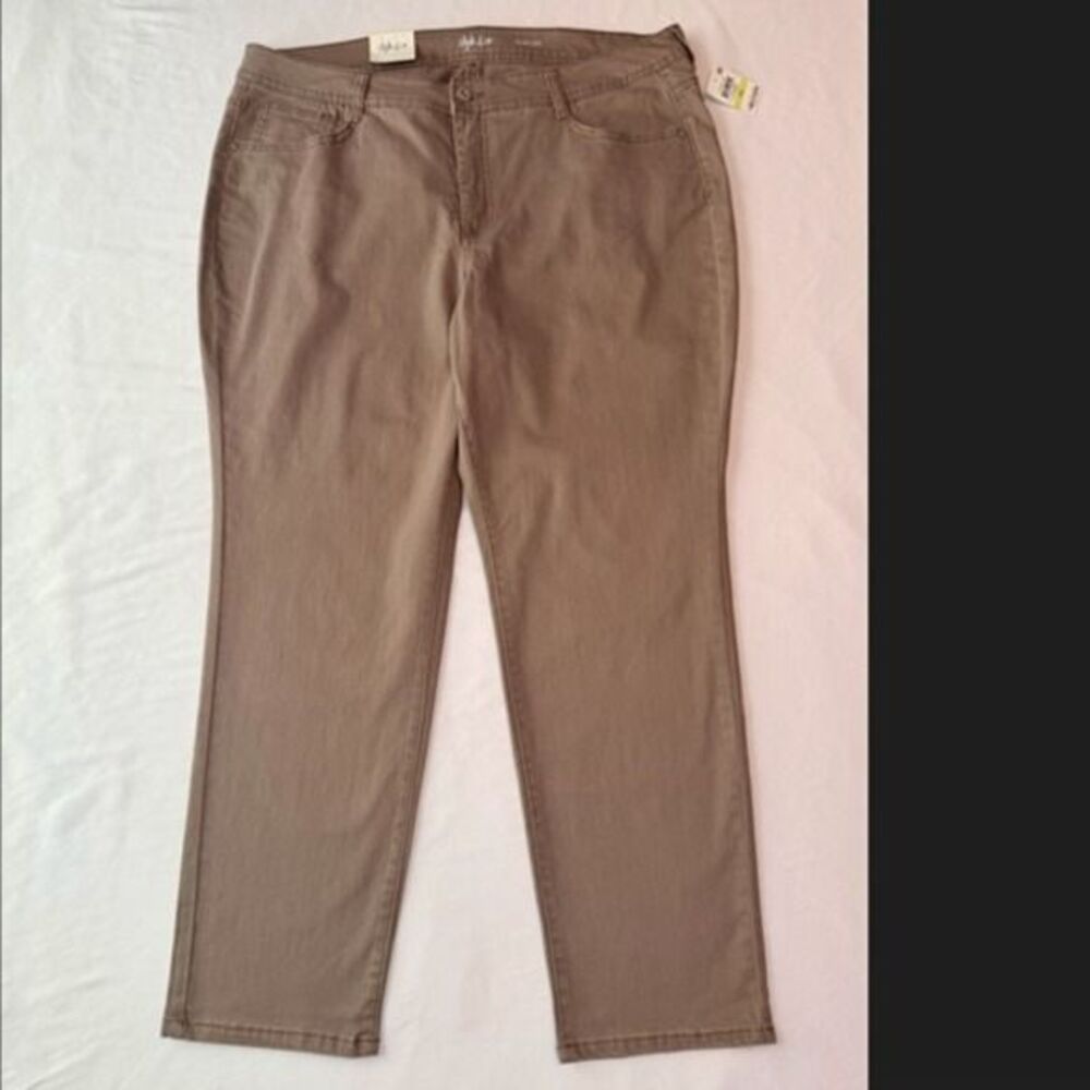 NWT Style & Co Slim Leg Pants. Size 18W